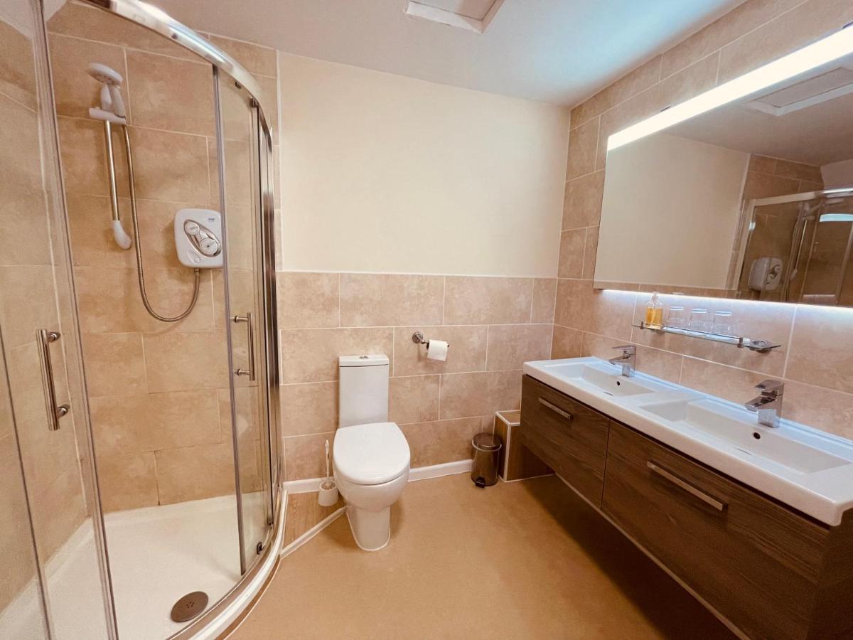 Cain Valley Hotel Llanfyllin Екстер'єр фото